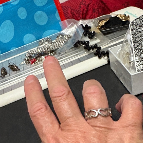 Sweet 925 Sterling Silver  Heart Ring - Picture 2 of 8